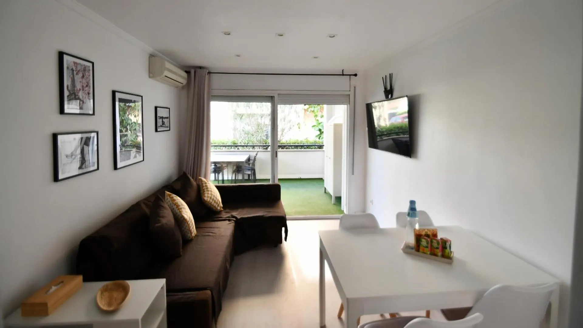 Apartamento 2 Habitaciones Y Magnifica Terraza Castelldefels Apartment